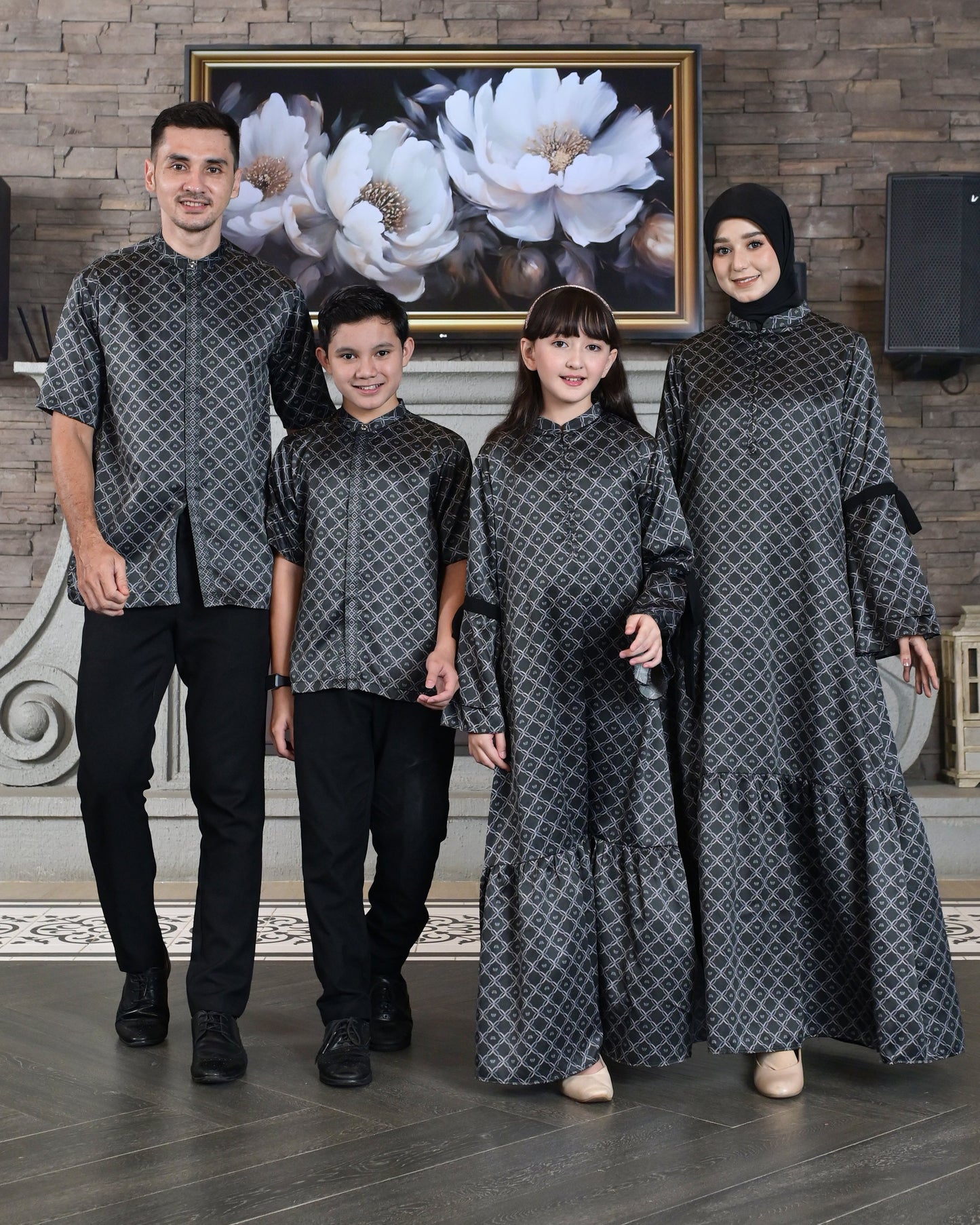 Kamari Dark Charcoal Family Set